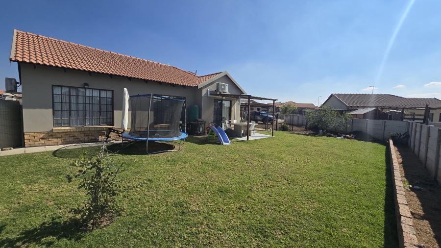 3 Bedroom Property for Sale in Waterkloof East North West
